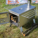 Turistinė krosnelė kieto kuro su įrankiais pagaminta iš nerūdijančio plieno palapinės apšiltinimui maisto gaminimui