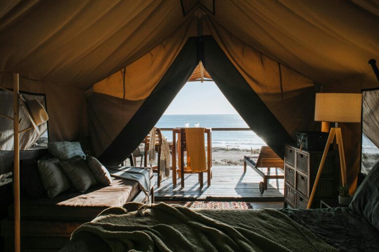 Dekoratyvinė nuotrauka glamping įrašui