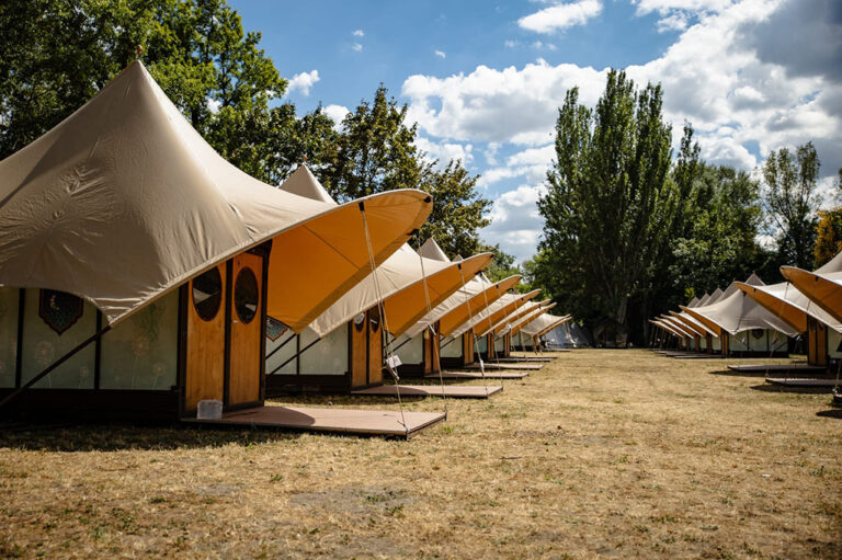 Glamping palapinės sodybos verslui
