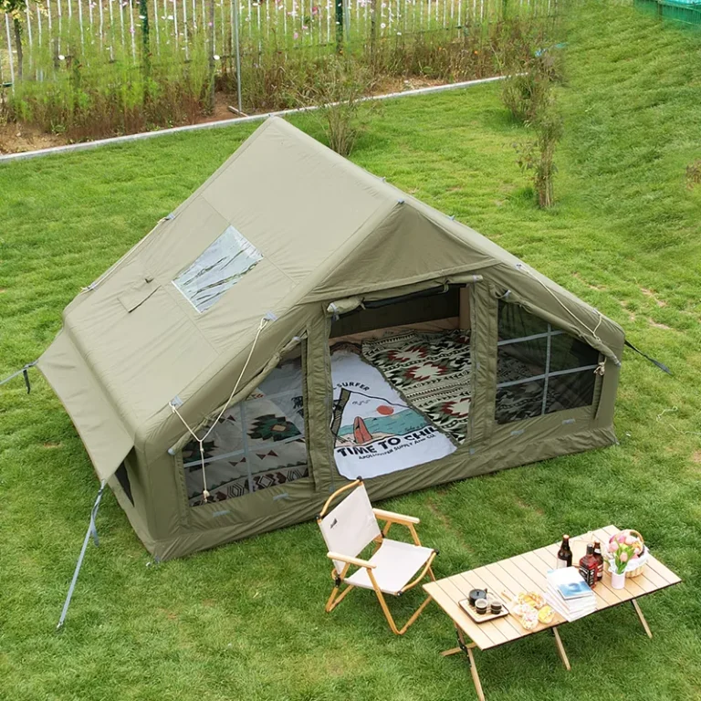 Pripučiama glamping palapinė stovyklavietėje