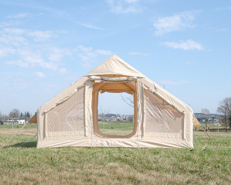 Pripučiama glamping palapinė KOPA iš priekio