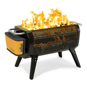 Turistinė nešiojama kepsninė bedūmų su permatomom sienom ir išorine baterija pastatyta permatomam fone